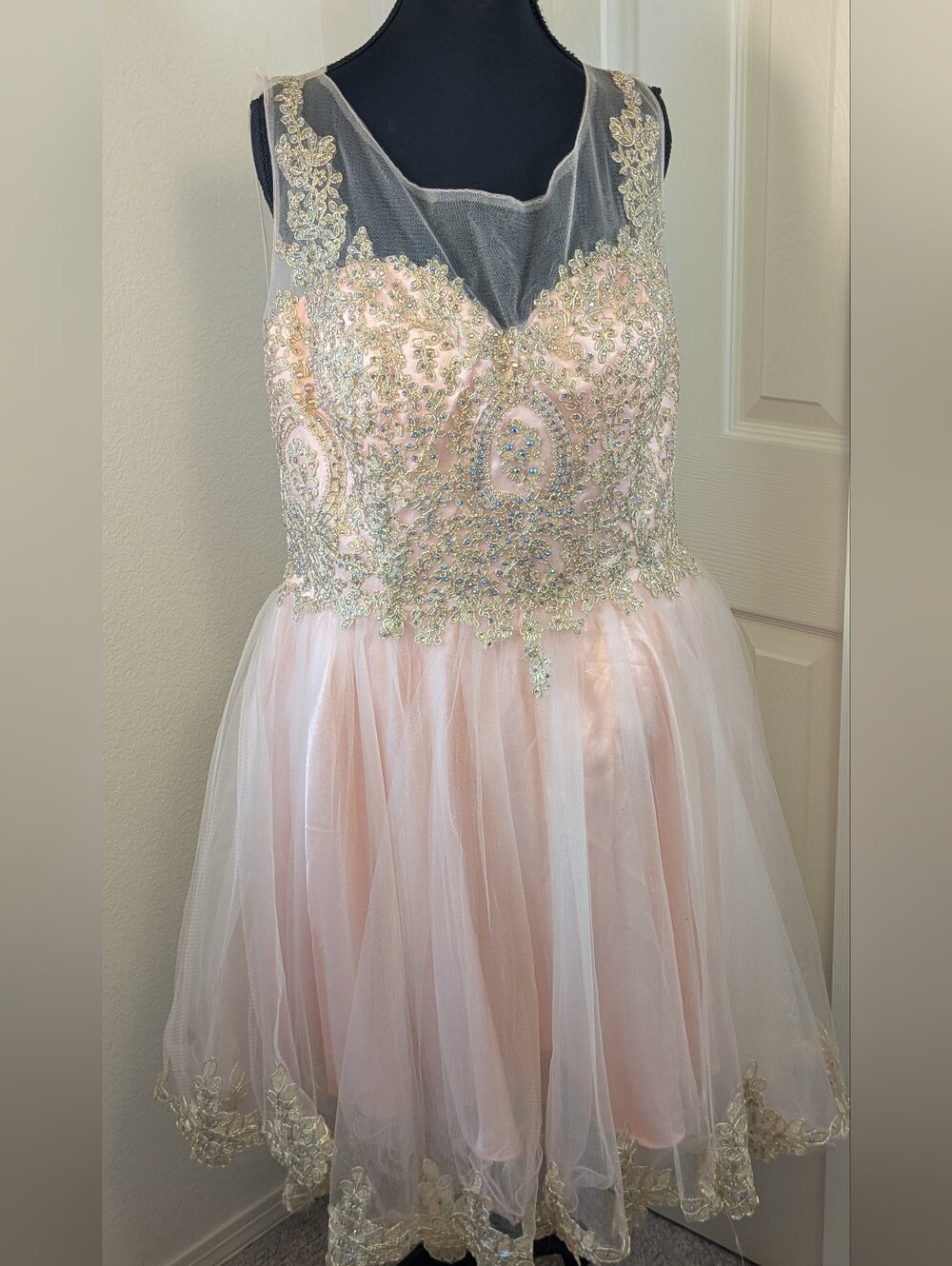 May Queen Couture Blush Pink & Gold Lace Formal Homecoming Dama Dress Size 16
